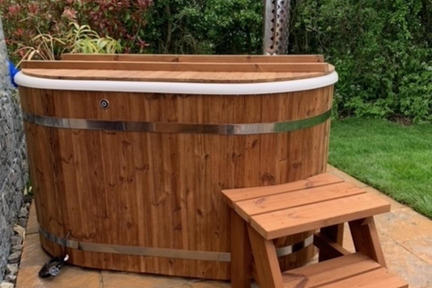 Romantic Escape Luxury Hobbit House With Hot Tub! Sheerness Exterior photo